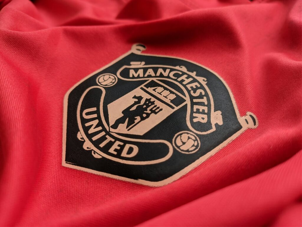 retro manchester united shirts